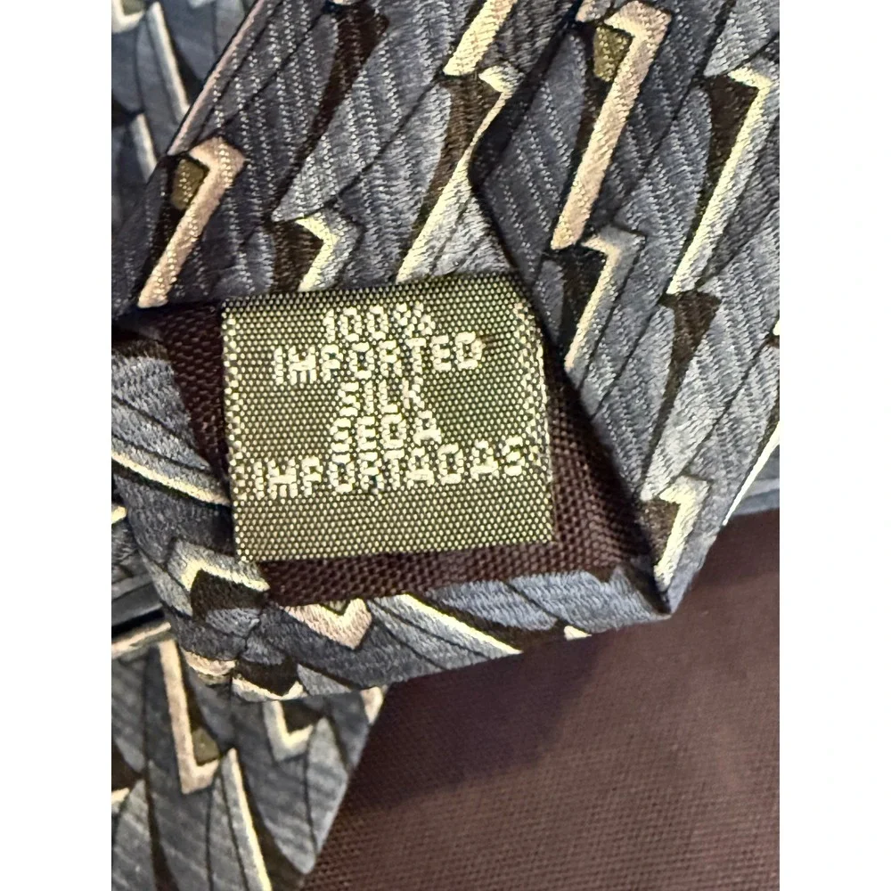 Savile Row Mens Silk Necktie Blue Grey Geometric Pattern Made in USA‎ WPL 2831